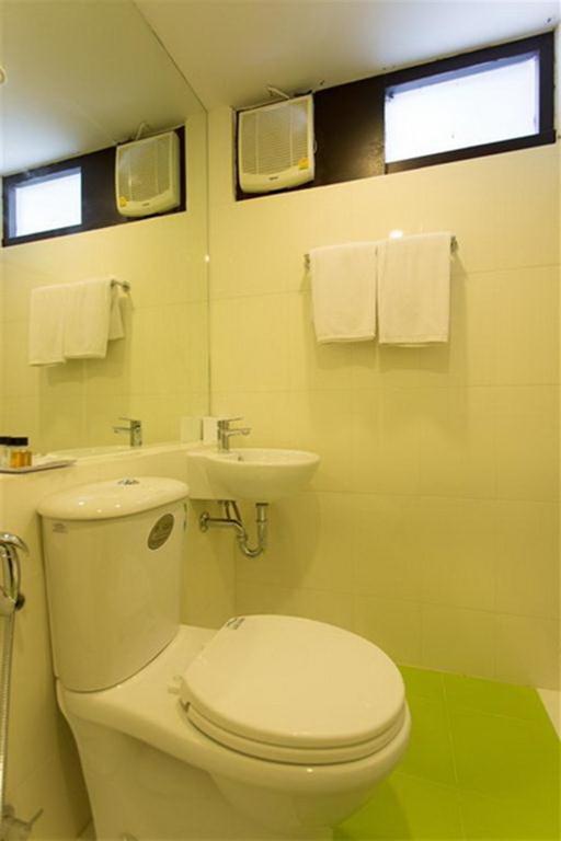 Sf Biz Hotel Khon Kaen Rum bild