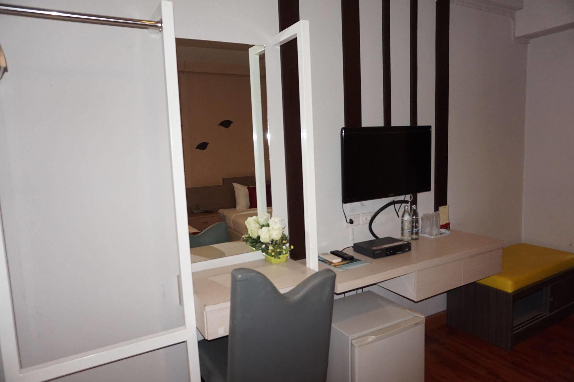 Sf Biz Hotel Khon Kaen Exteriör bild